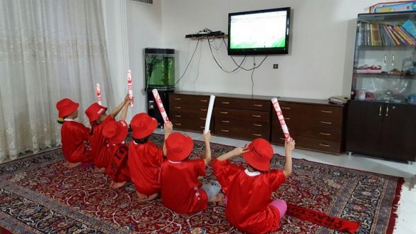  جشن دختر بچه‌های یتیم هوادار تراکتور  عکس