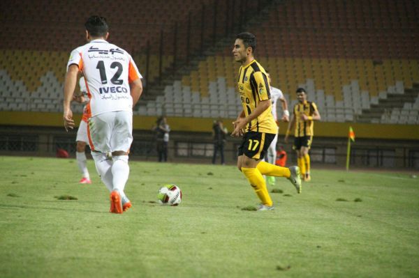  توضیح پیمانکار در مورد کیفیت بد چمن نقش جهان