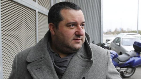 رایولا مسی باید بارسا را ترک کند