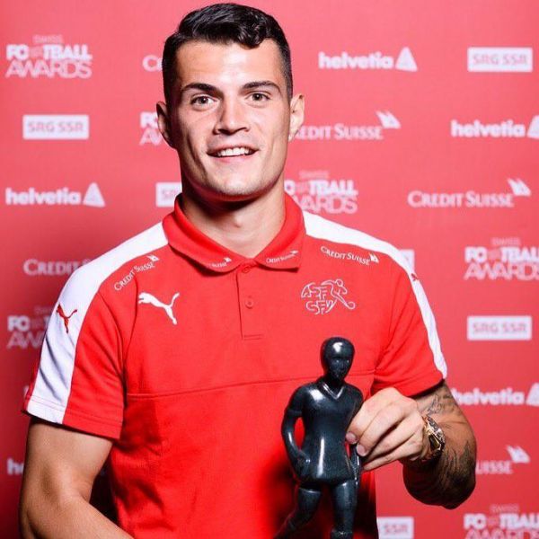  ستاره آرسنال، مرد سال فوتبال سوئیس عکس