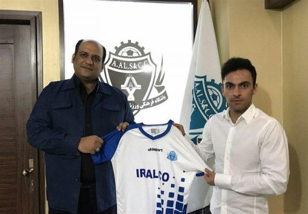 عبدی به خاطر پدر مرحومم به اراک پیوستم