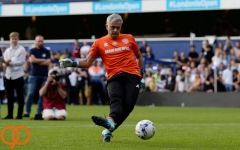 عکس؛ حضور ژوزه مورینیو درون دروازه در بازی بزرگداشت برج گرنفل