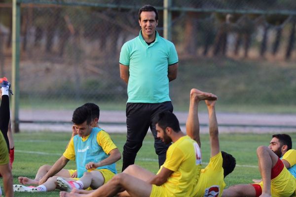 اولین تجربه سرمربیگری کریمی قربانی میگیرد