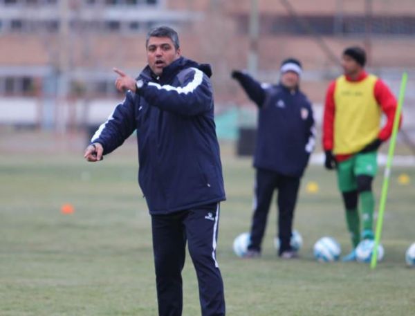 همدانی بازی به بازی بهتر میشویم