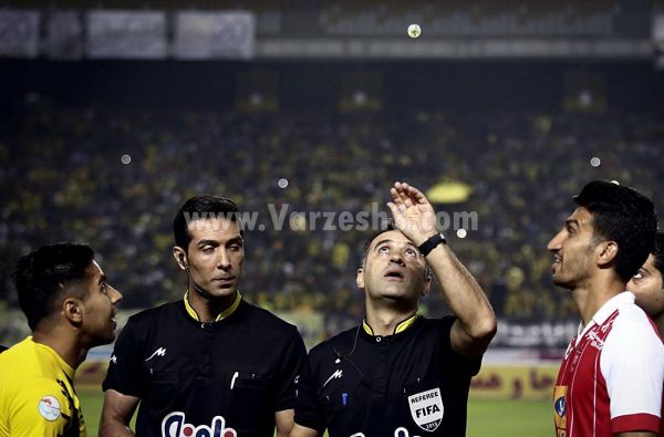 نمره قبولی داور بازی بزرگ هفته عکس