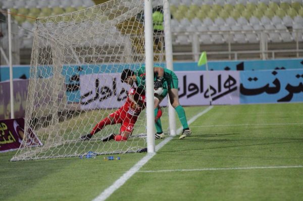 گردان شرایط بازی باعث درگیری با شریفی شد