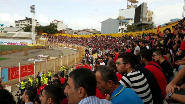  تکمیل ظرفیت ورزشگاه عضدی رشت  عکس