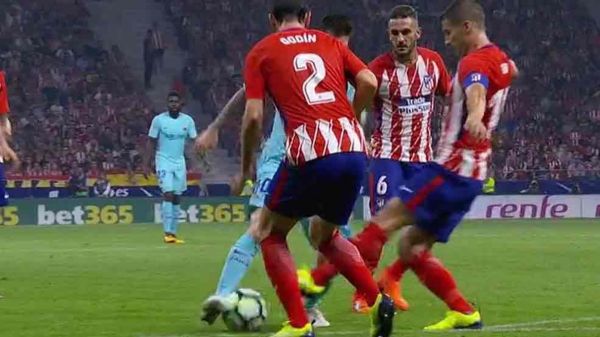  برای بارسلونا دو پنالتی گرفته نشد   عکس