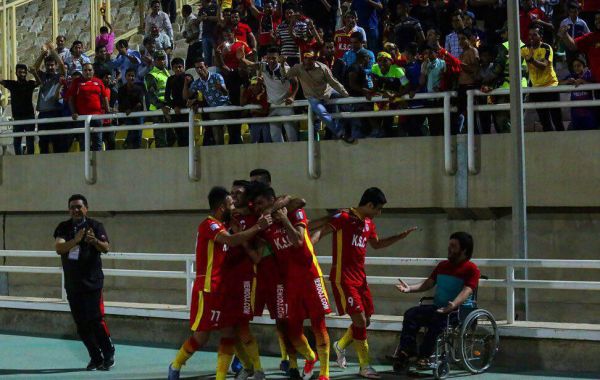 وقتی جانفزا بهترین گلزن فولاد شد عکس