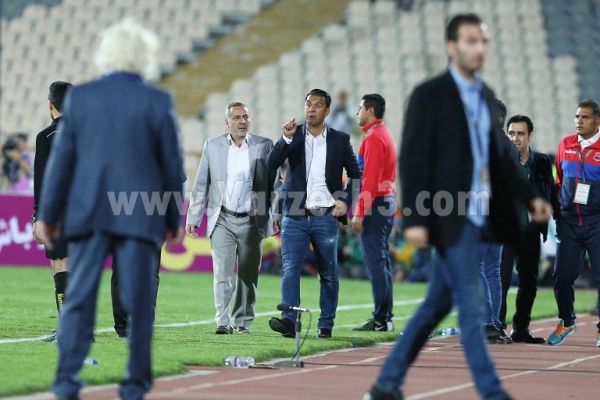 چرا پاشازاده زمین را ترک نمیکرد