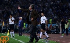 عکس نوشت پروفسور بالاتر از پروین و راجرز؛ لبخند به رکوردهای دربی