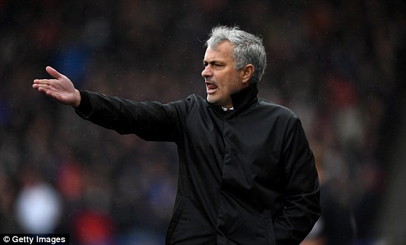  توضیح مورینیو در مورد ندادن پنالتی به لوکاکو