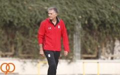 پست کارلوس کیروش در فیسبوک دست از جنگیدن برنمیدارم افراد راحت طلب به این کار غر زدن میگویند