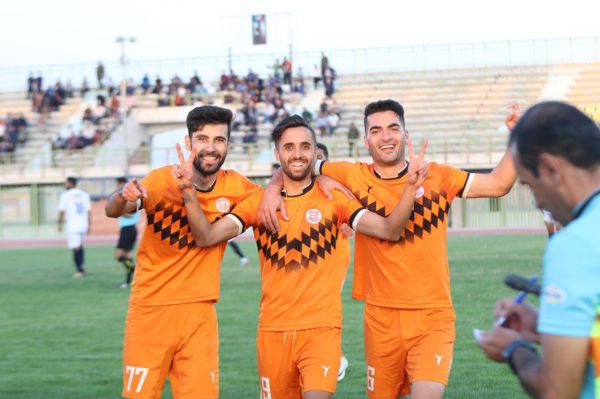  چشم امید پاشازاده به توقف فکری