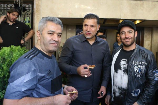 دایی و گلزار در مراسم نذری اربعین حسینی عکس