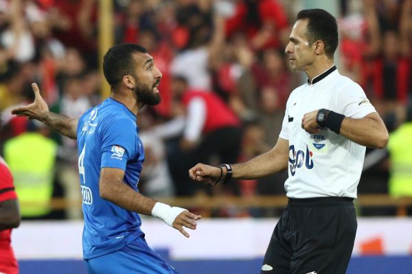  روزبه چشمی رکورددار کارت زرد در لیگ برتر