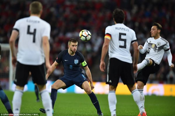  اوزیلِ آلمان اوزیلِ آرسنال نیست