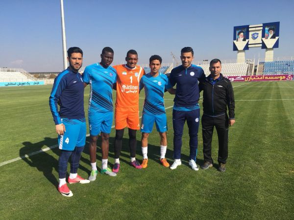 دخسوس در جمع همبازیان سابق