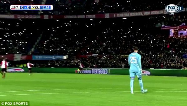 حرکتی انسانی برای سنگربان عزادار فاینورد عکس