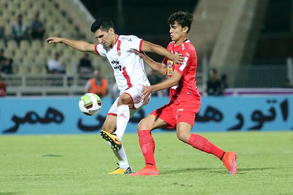  اکبر صادقی  داورها به ما لطف دارند