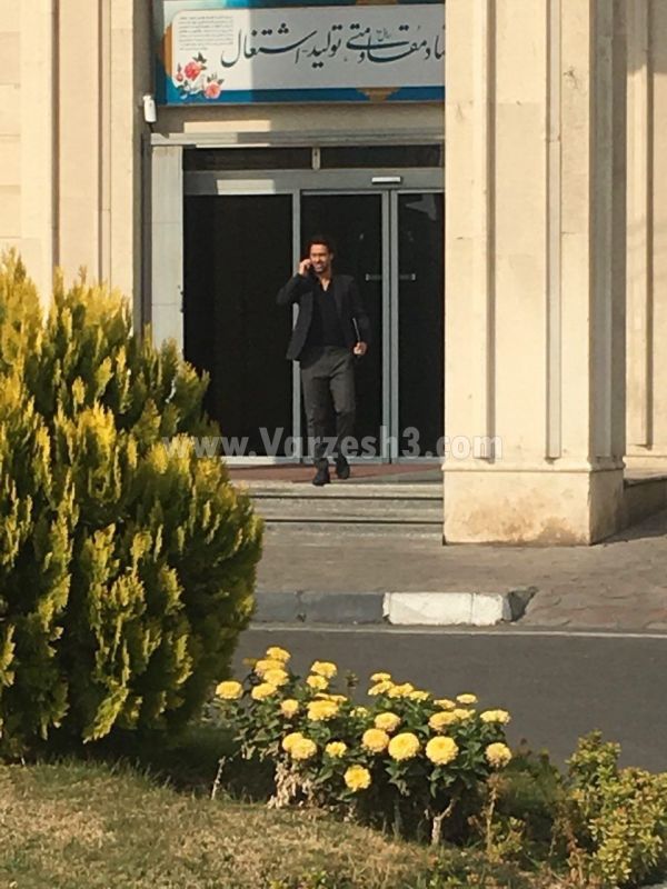 حضور فرهاد مجیدی در وزارت ورزش