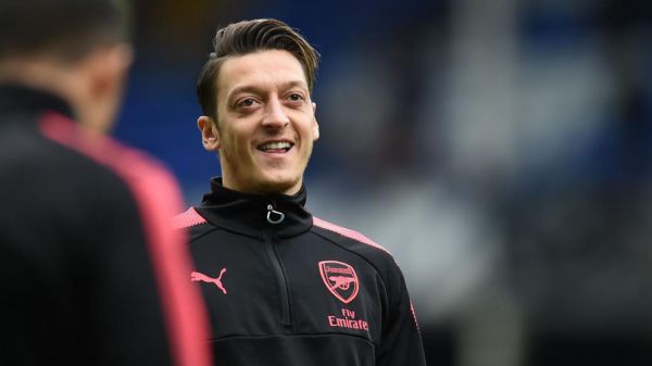 چرا برخی در بارسا موافق انتقال اوزیل نیستند