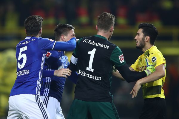  درگیری شدید در پایان دربی روهر  عکس