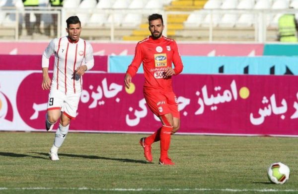 عشوری، دفاع وسط جدید تراکتورسازی عکس