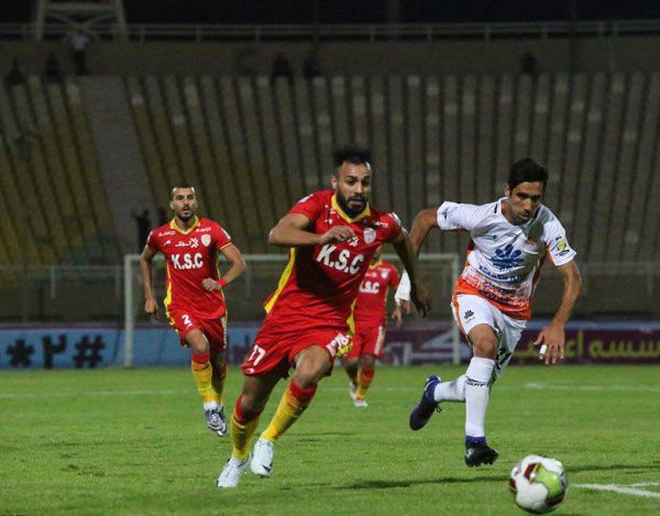  هافبک فولاد قبل از مسابقه مصدوم شد