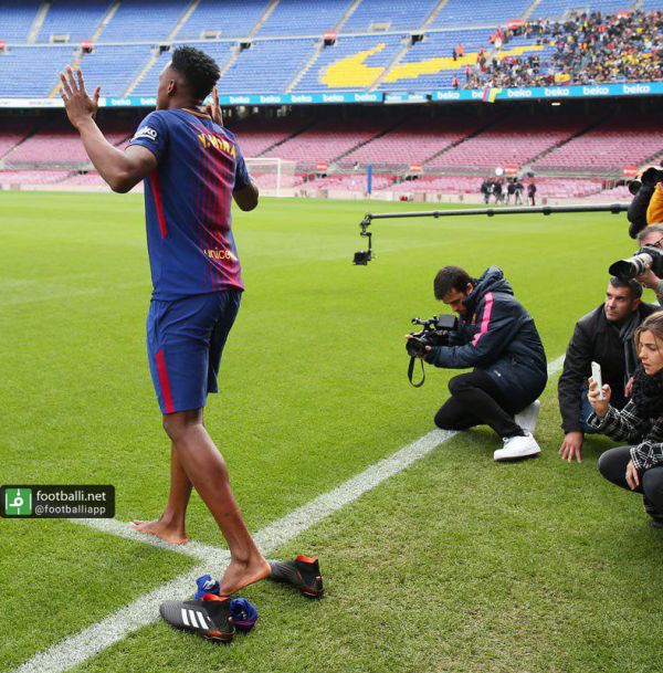 ورود عجیب به زمین و معرفی خرید جدید بارسونا