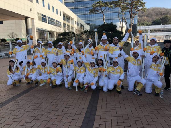 حمل مشعل المپیک توسط بهرام رادان