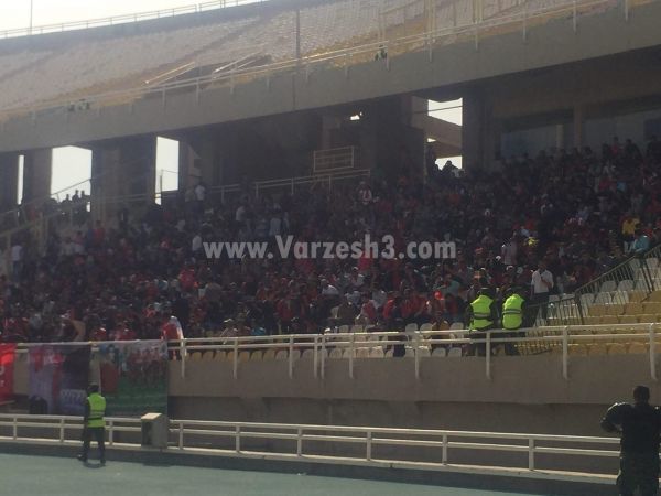  جای خالی هواداران فولاد برابر پرسپولیس