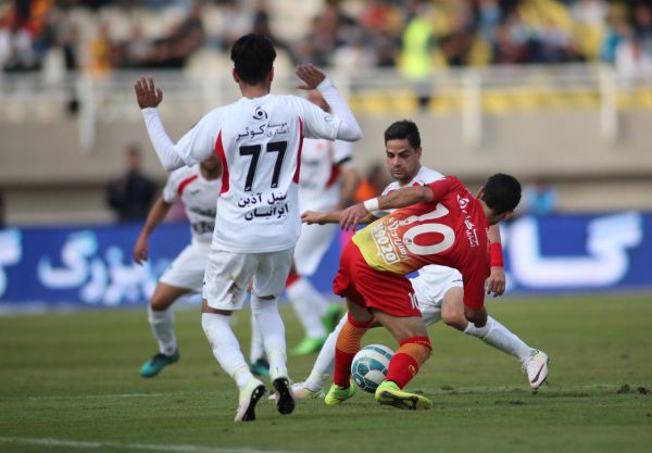  فولاد و طلسم سرخابی‌ها با اژدری