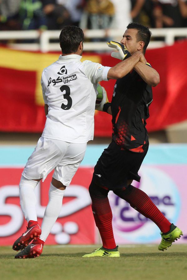 گل پرسپولیس خطا بود عکس