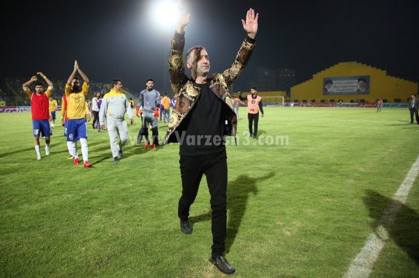 یزله و رقص بعد از برد بزرگ نفتی ها عکس