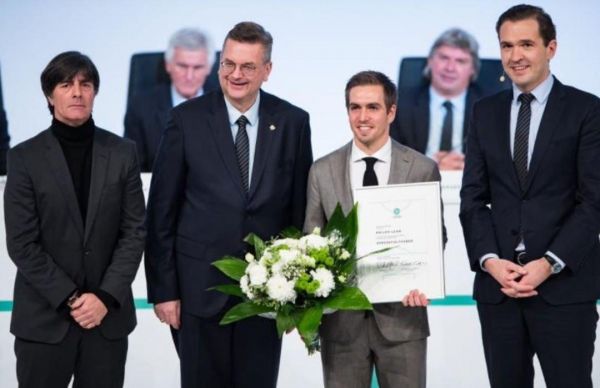 فیلیپ لام، کاپیتان افتخاری تیم ملی آلمان شد عکس