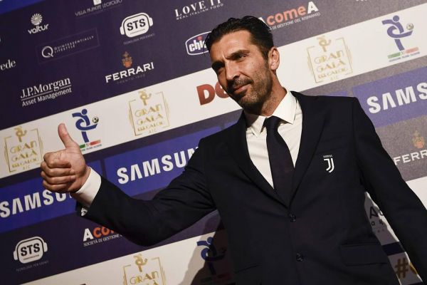 بوفون تا وقتی مفید باشم، بازی می کنم