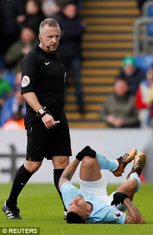 اشتباه عجیب داور در لحظه مصدومیت گابریل عکس