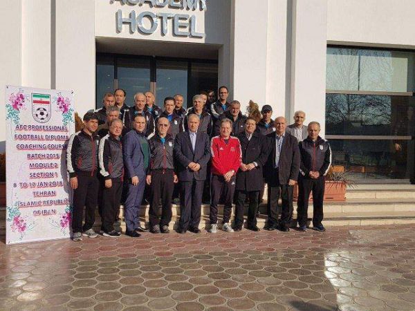  گل‎‌محمدی و صالح در کلاس مربیگری حرفه‌ای  عکس