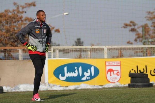  جذب دروازه‌بان ایرانی توسط تراکتور منتفی شد