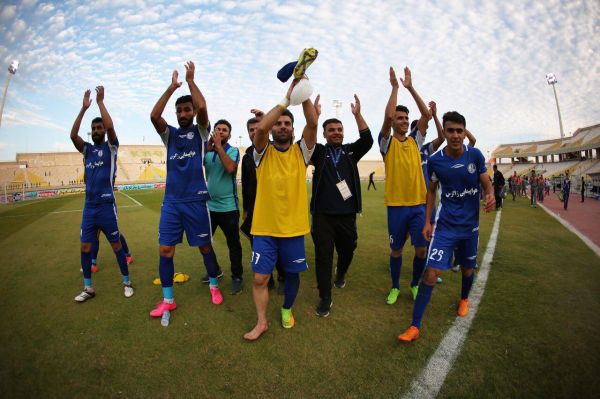  تکمیل لیست استقلال خوزستان با ماهینی و مؤمنی