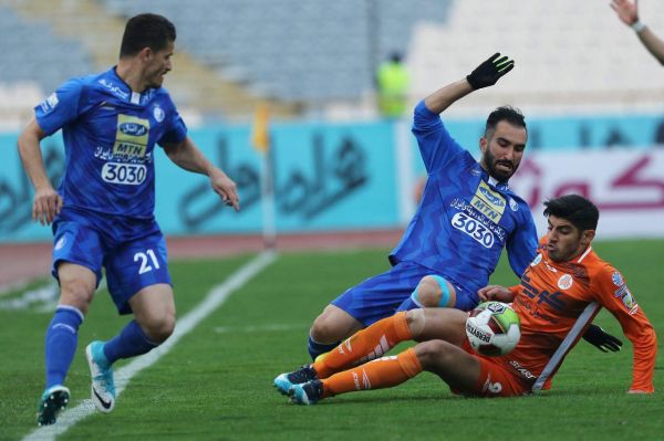  کارشناس داوری استقلال ـ سایپا