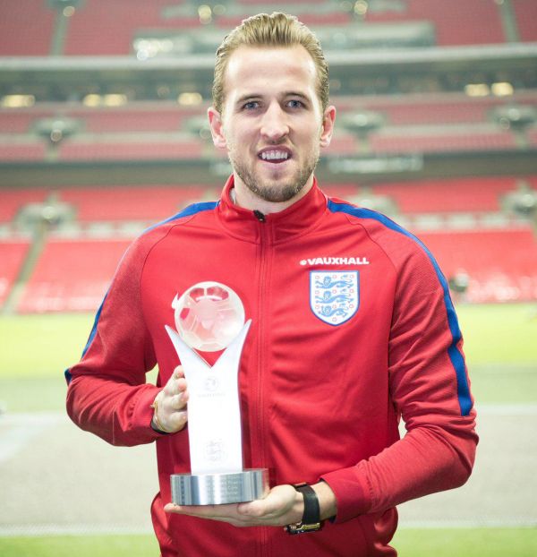هری کین بازیکن سال تیم ملی انگلیس شد عکس