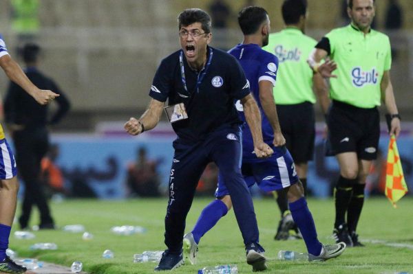 مکوندی بازیکنان ما مثل انسانهای مایوس بازی میکنند