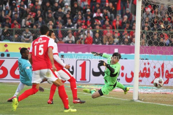 پیکان ایستگاه بیرانوند را گرفت عکس