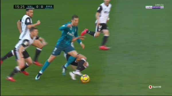 پنالتی های رئال مقابل والنسیا درست بود عکس