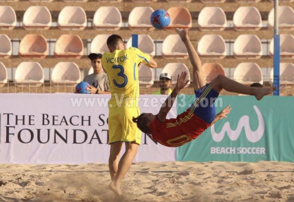 گلهای تماشایی اسپانیا در فوتبال ساحلی عکس