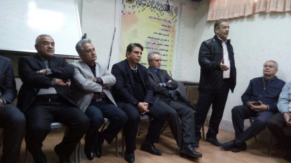  مراسم معارفه ابراهیم زاده در جمع بازیکنان  عکس