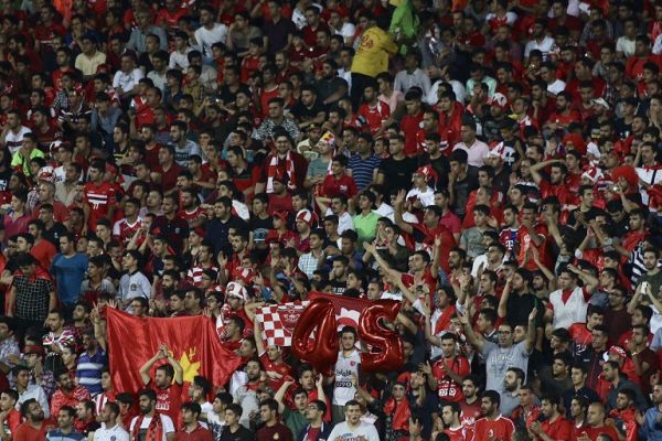  کنایه هواداران پرسپولیس به سپاهان در آزادی