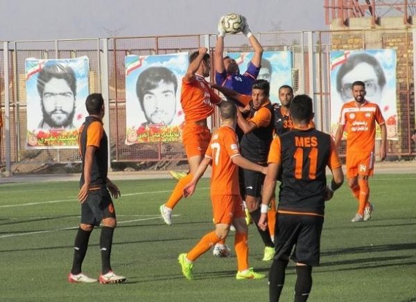 لیگ یک پنالتی بد موقع روند وینگو را خراب کرد